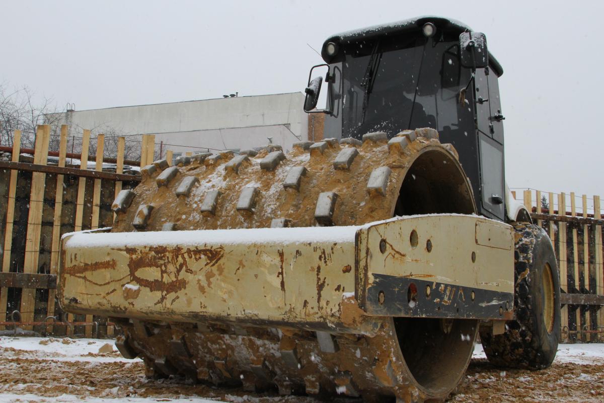 Каток Ingersoll Rand. Грунтовый каток вахта. Машинист катка грунтового. Кулачковый каток.