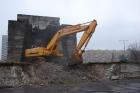 Компания Техоптимум-демонтаж зданий и сооружений.
Экскаватор HYUNDAI 320 LC-7 компании Техоптимум.