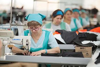 В Югре заработала новая фабрика по пошиву спецодежды