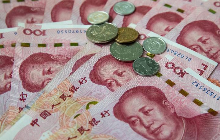 Центробанк Китая понизил курс юаня до нового минимума за 11 лет 