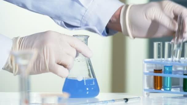 В Свердловской области выбрали лучших лаборантов химического анализа