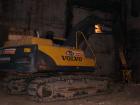 Компания Техоптимум-разработка котлована и вывоз грунта.
Экскаватор Volvo EC 360 BLC с гидромолотом компании Техоптимум.