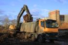Компания Техоптимум-разработка котлована и вывоз грунта.
Cамосвал RENAULT K 440 и экскаватор VOLVO 380 компании Техоптимум.