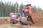 Компания Техоптимум-разработка котлована и вывоз грунта.
Cамосвалы IVECO Trakker 380 компании Техоптимум.