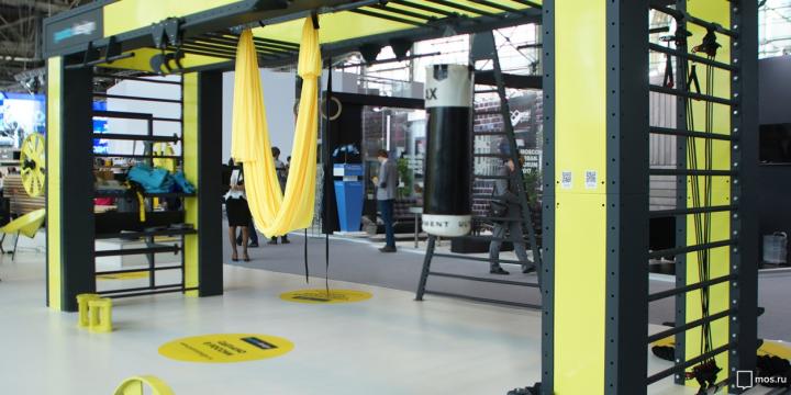 В «Ривер Парке» построена инновационная спортплощадка с видеоуроками 