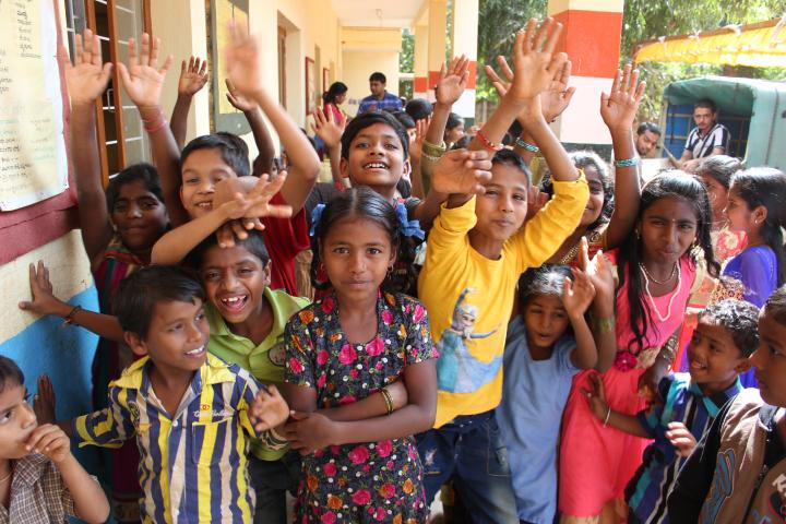 QNet открыла детский оздоровительный лагерь в Индии