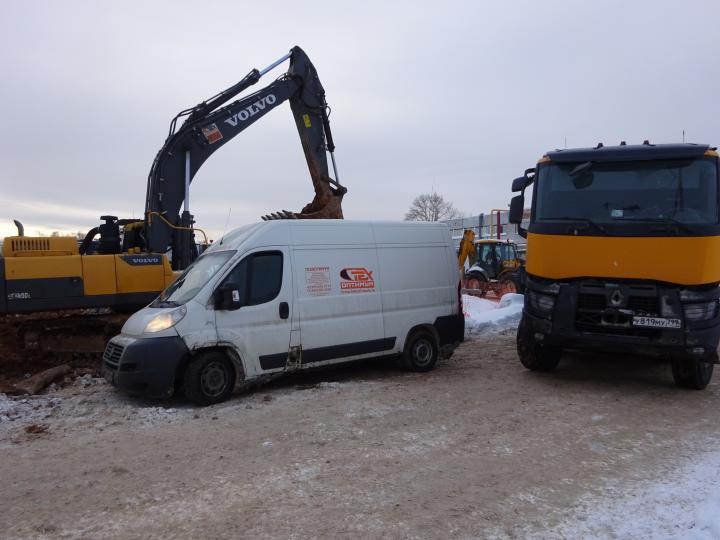 Volvo 380. Вольво 440 экскаватор. Экскаватор Вольво 380. Вольво 380 автомобиль. Рено самосвал.