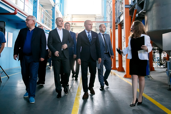 Григорий Шифрин открывает новую линию на заводе О3-Коутингс в Ростовской области